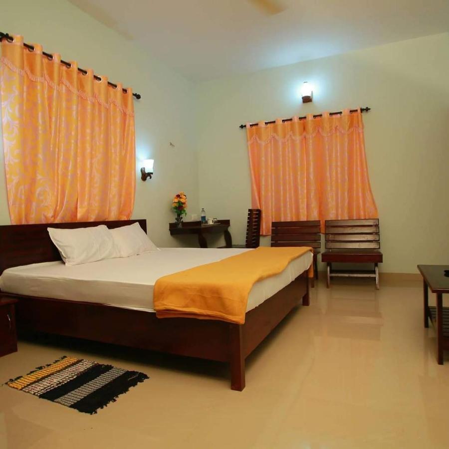 Pknhomestay Kumily Thekkady Exterior photo